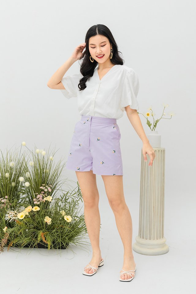 Daisy Breeze Embroidery Shorts in Lilac