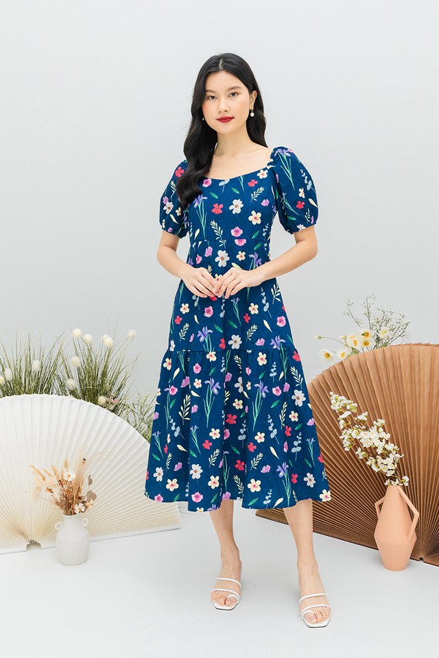 Flower Dome Sleeved Dress in Navy