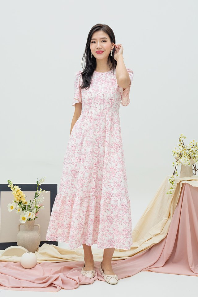 Parisienne Pleated Buttons Dress in Pink Porcelain