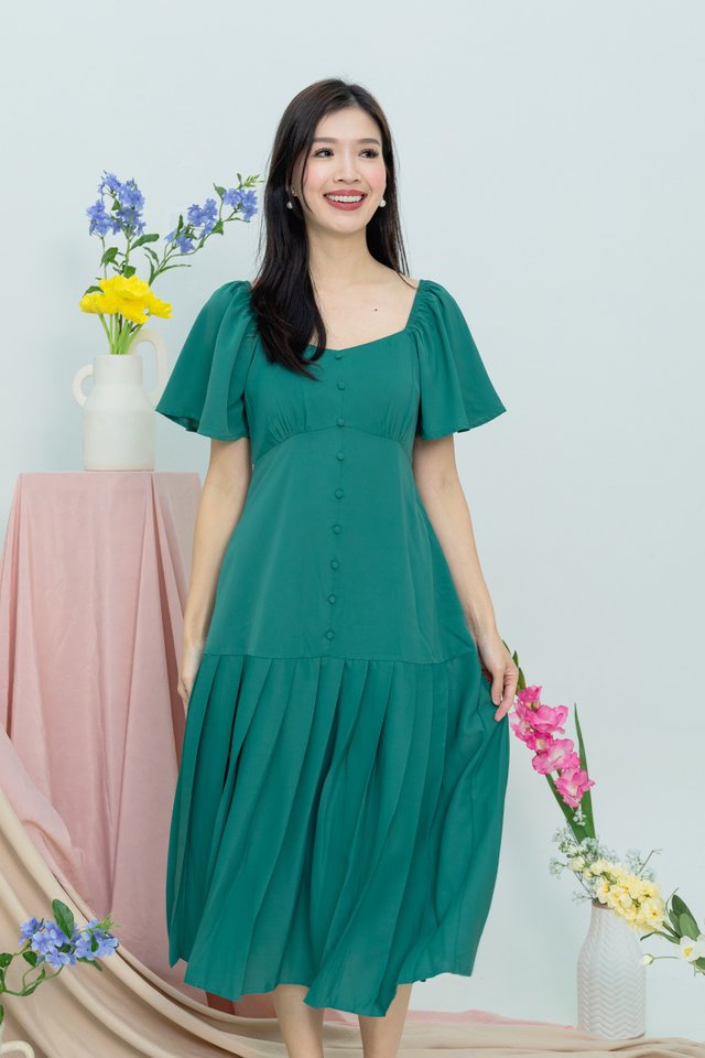 Joyous Pleated Buttons Dress in Emerald Green