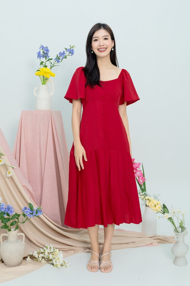 Joyous Pleated Buttons Dress in Scarlet Red