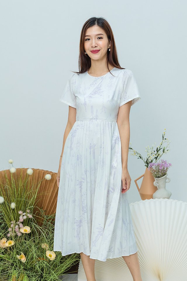 Gentle Folds Dress in Lilac Porcelain