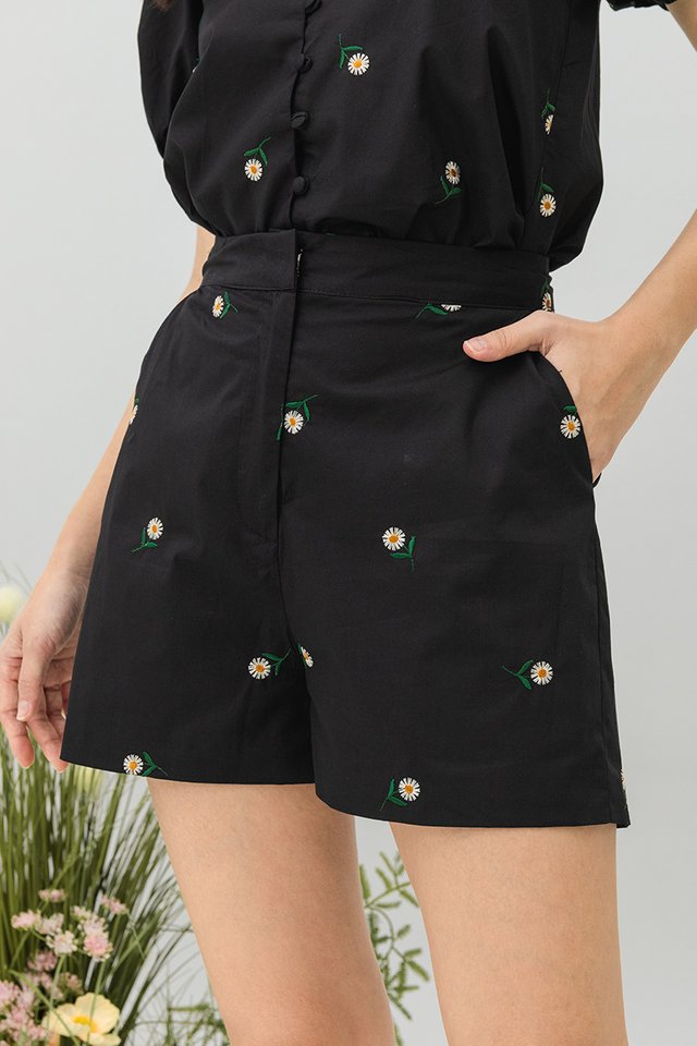 Daisy Breeze Embroidery Shorts in Black