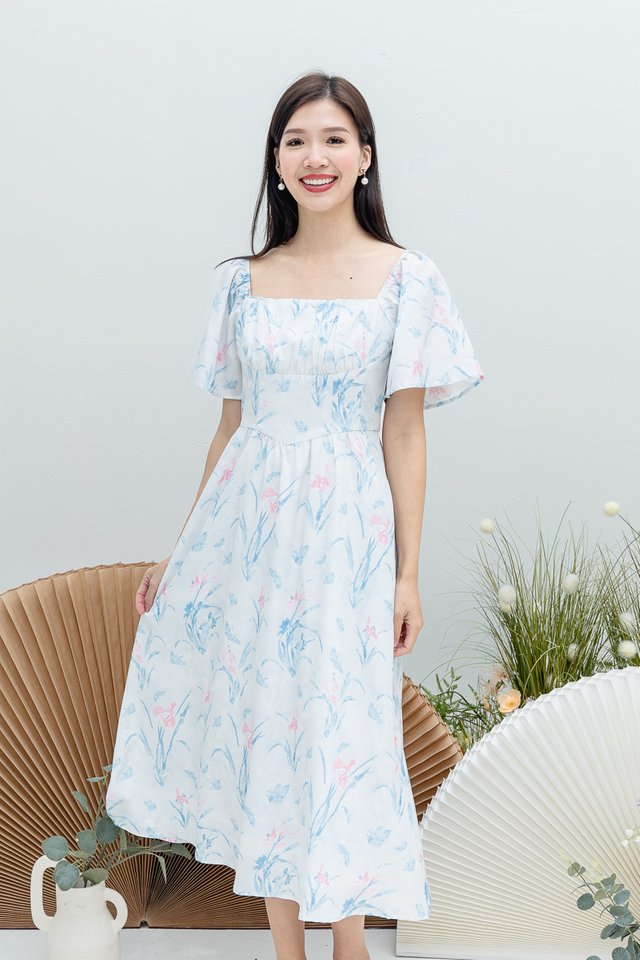 Makes Me Flutter Dress in Coral Blue Floral
