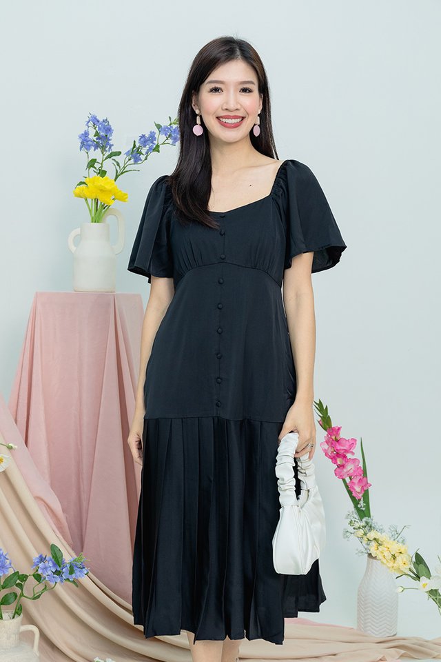 Joyous Pleated Buttons Dress in Black