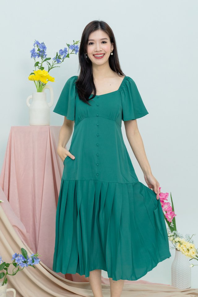 Joyous Pleated Buttons Dress in Emerald Green