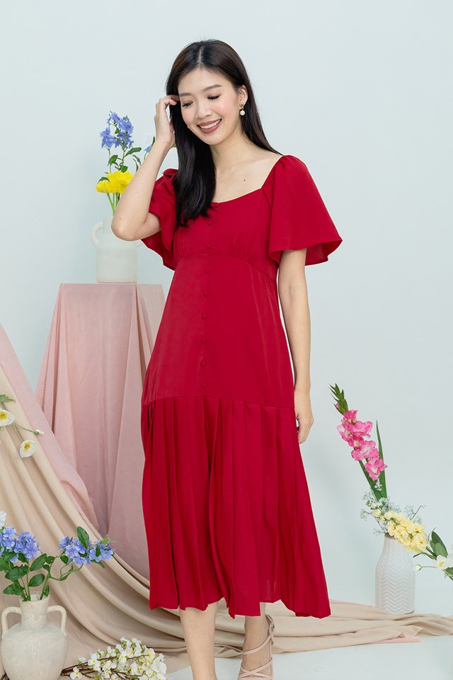 Joyous Pleated Buttons Dress in Scarlet Red