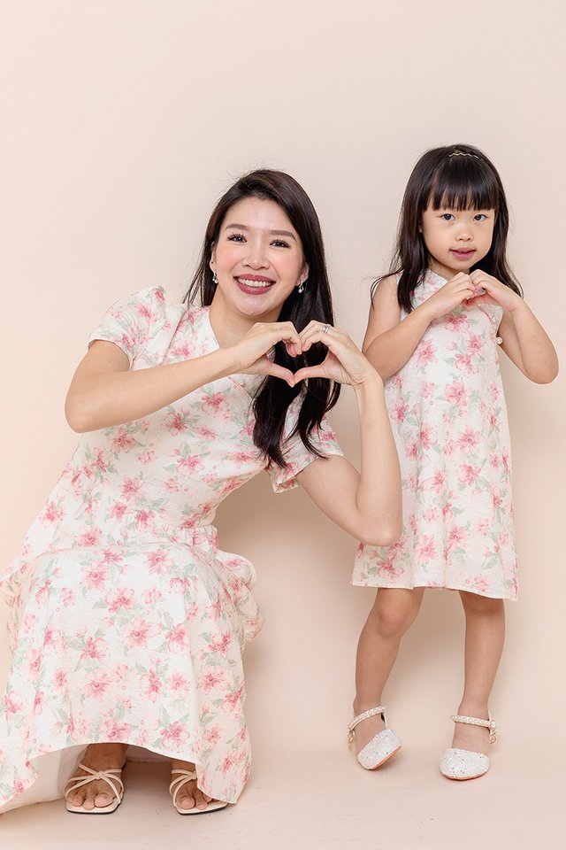 Pearl Orient Floral Cheongsam