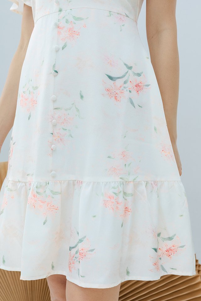 Floral Belle Buttons V-Neck Dress in Peach Lilies