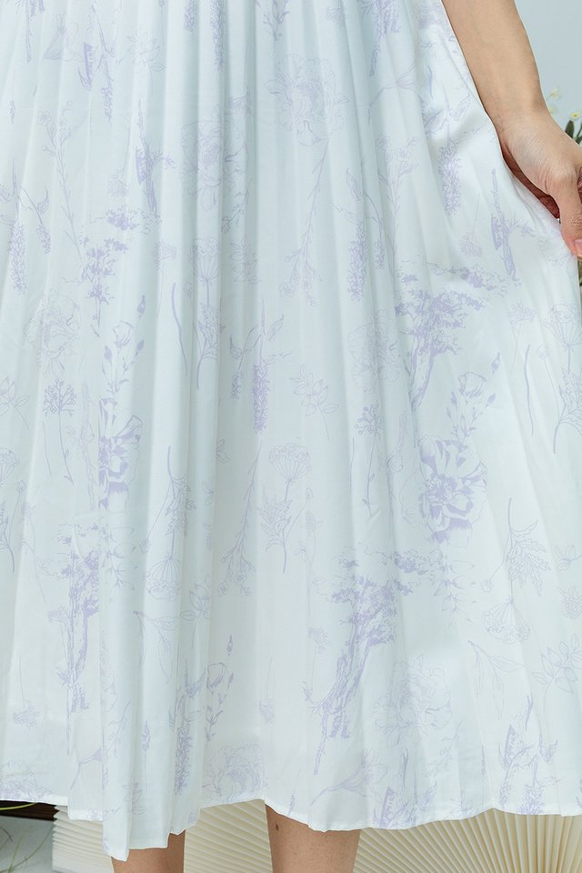 Gentle Folds Dress in Lilac Porcelain