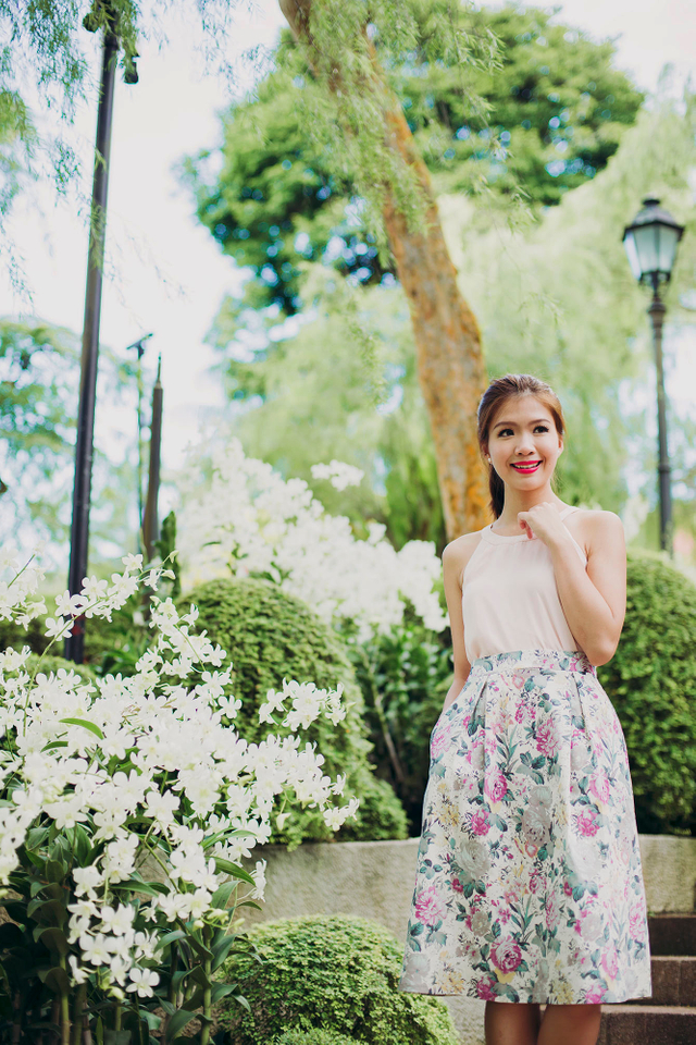 Sweet Garden Floral Midi Skirt in Cream