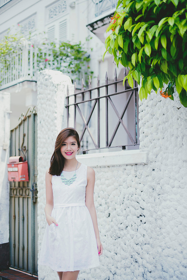 Shelley Eyelet Pockets Dress in White