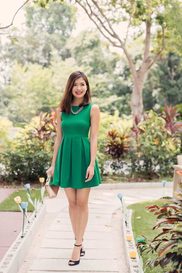 Olivia Square Back Dress in Kelly Green