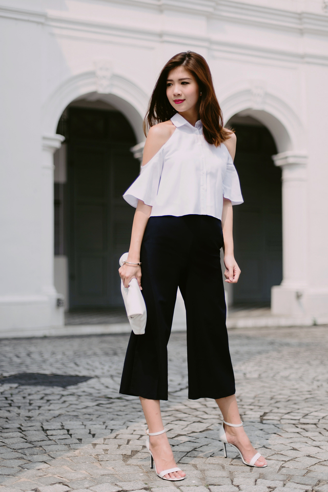 (FMTP x TIPPYTAPP) Preppy Threads Exposed Shoulder Top in White