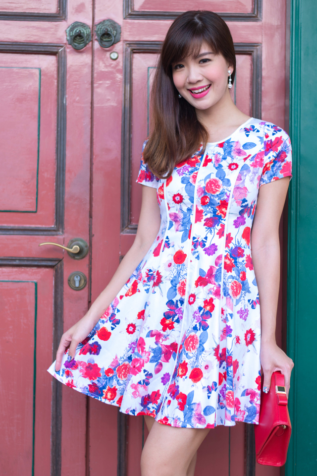 Lilah Floral Piping Dress in Red Florals