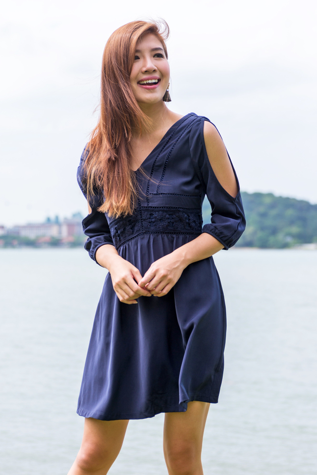 Leia Cold Shoulders Dress in Navy
