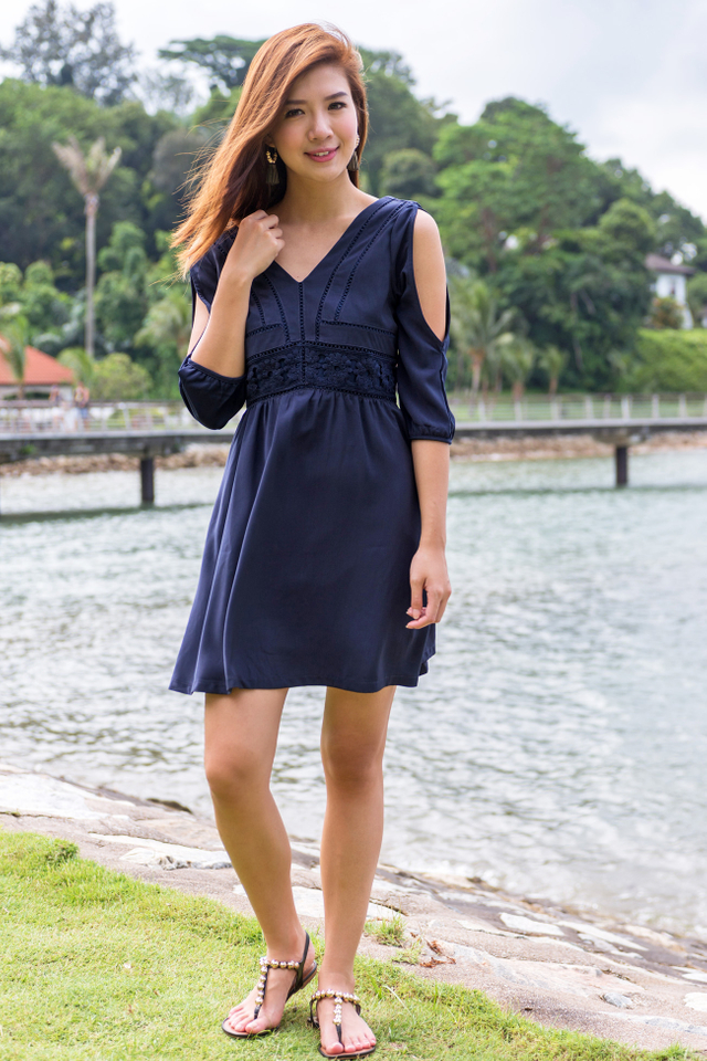 Leia Cold Shoulders Dress in Navy