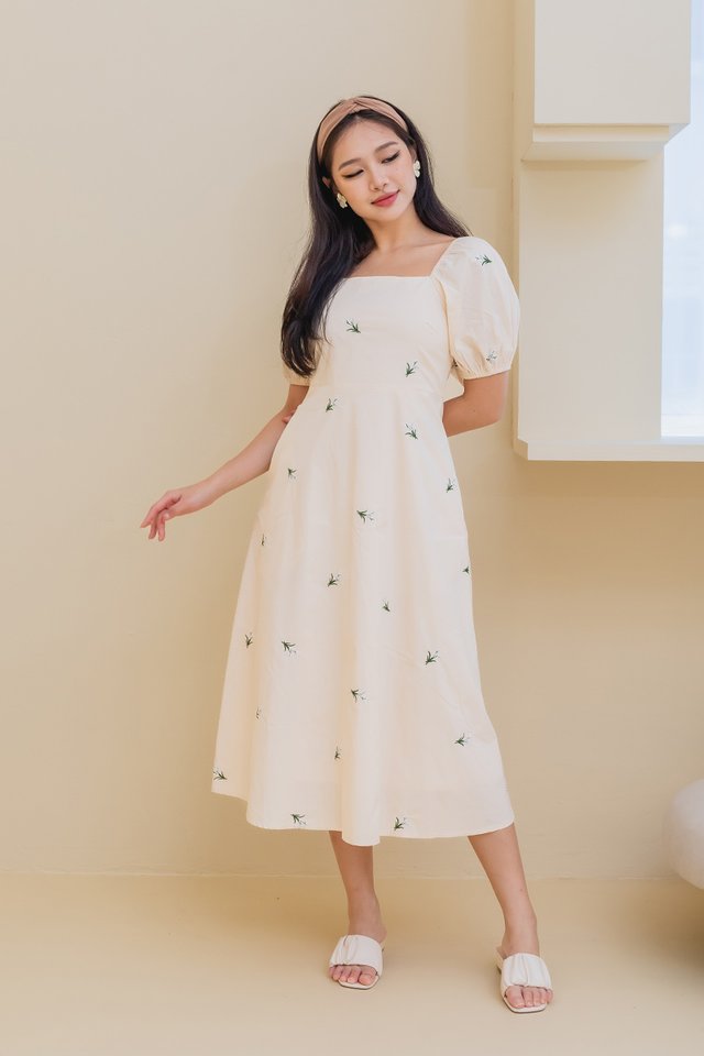Sweet Pollen Embroidery Dress in Ivory