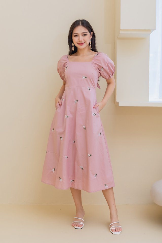 Sweet Pollen Embroidery Dress in Pink