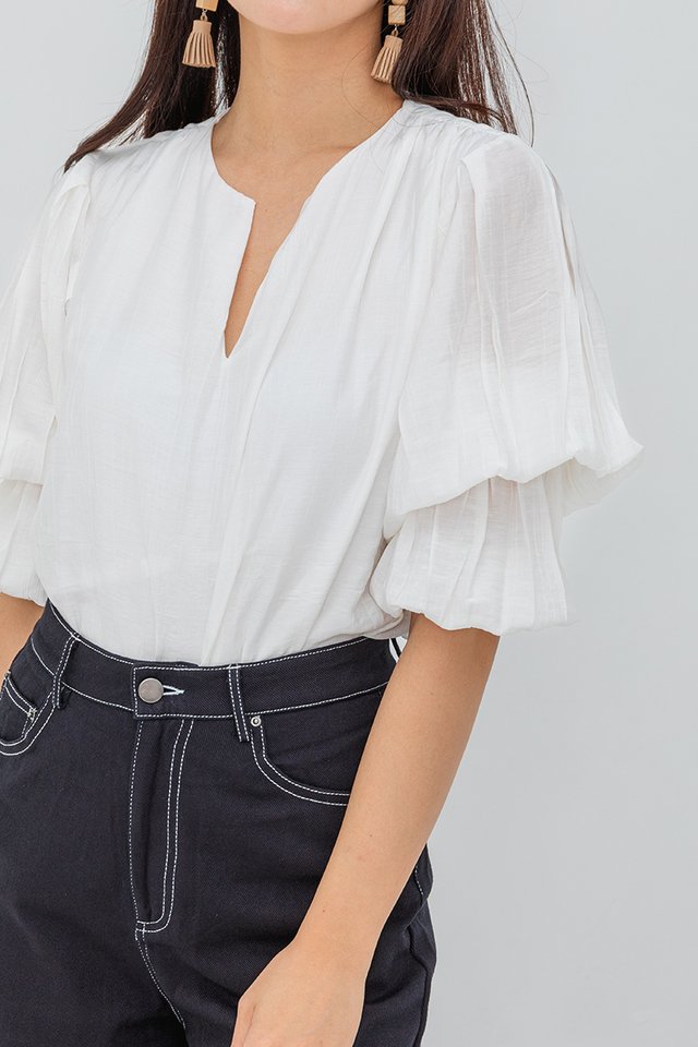 Bea Puffy Sleeves Shirt in White