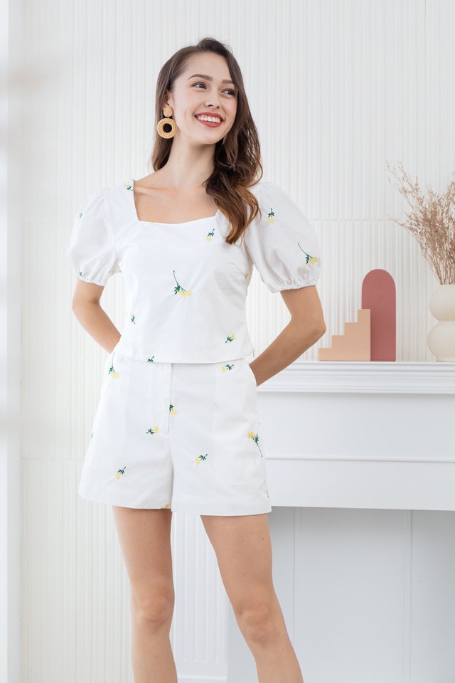 Cara Embroidery Shorts in White