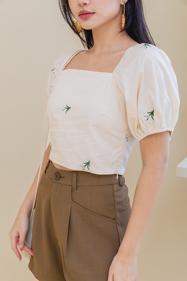 Sweet Pollen Embroidery Top in Ivory